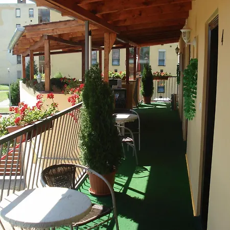 בית הארחה Zsofia Panzio