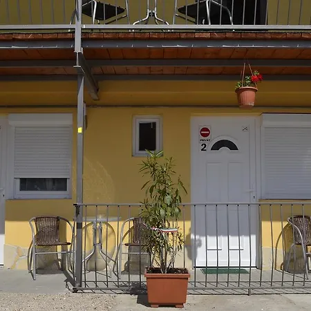 Zsofia Panzio בית הארחה