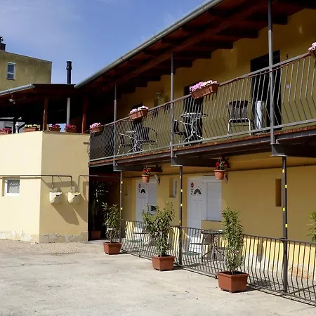 Zsofia Panzio בית הארחה