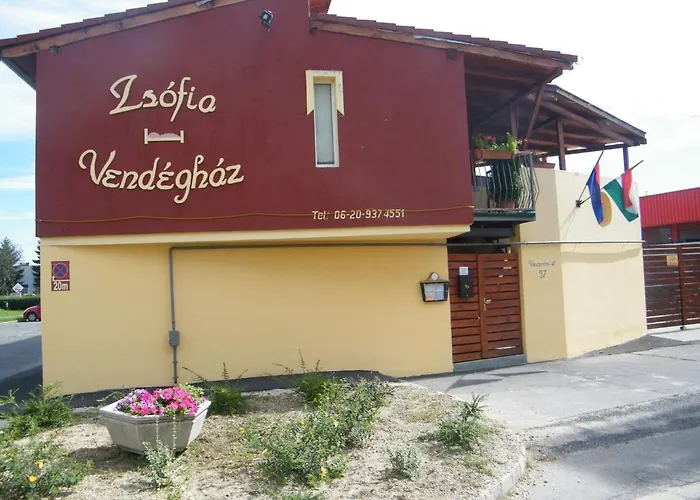 Zsofia Panzio בית הארחה